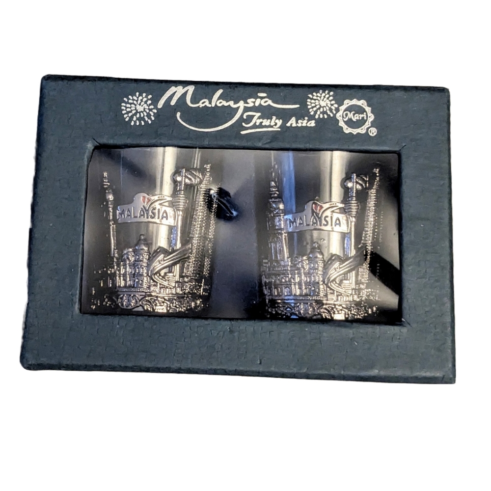 Mari Malaysia Truly Asia Souvenir City Scape Chrome Bottom Shot Glasses in Box
